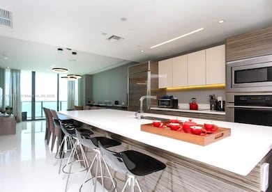 Icon Bay unit 2903, Miami, FL 33137 - photo 7