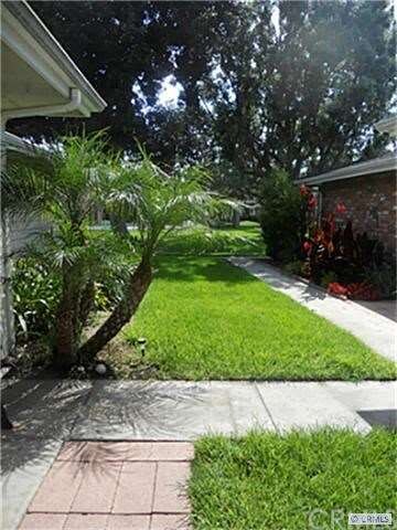 Easy walk from front door to pool