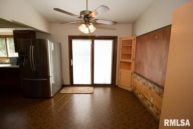 4209 Lillie Ave, Davenport, IA 52806 - photo 4