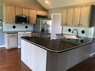 2879 Woodhaven Dr, Asheboro, NC 27205 - photo 6