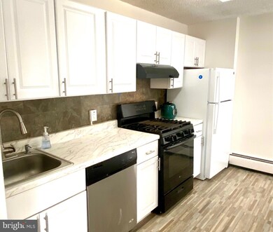 Radnor House unit 402, Bryn Mawr, PA 19010 - photo 4