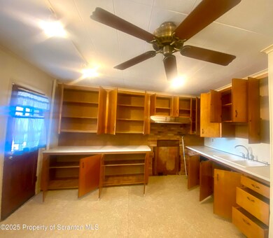 718 Maple St, Scranton, PA 18505 - photo 7