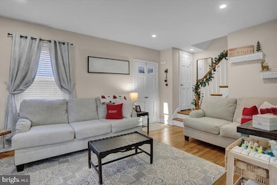 321 Jefferson Blvd, Reading, PA 19609 - photo 5