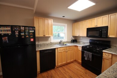 12 Simonds Rd, Portsmouth, NH 03801 - photo 4