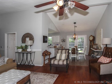 1904 W Phoenix Place, Broken Arrow, OK 74011 - photo 4