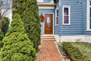 7 Munroe St unit 1, Newtonville, MA 02460 - photo 2