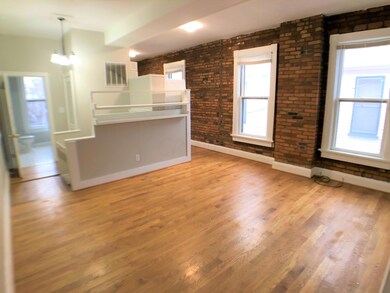 522 1/2 S Pearl St, Columbus, OH 43215 - photo 2