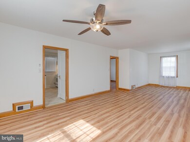 1700 Summit Ave, Halethorpe, MD 21227 - photo 6