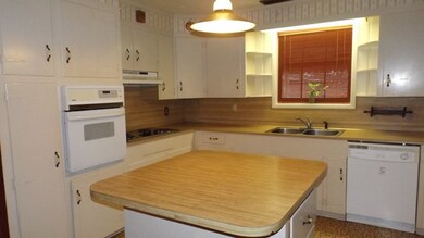 300 S Newcombe Ave, Donalsonville, GA 39845 - photo 6