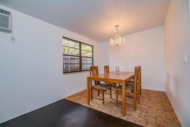 9-Dinning Room