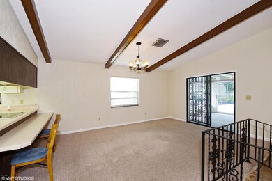 03_91JenniferCir_2_DiningRoom_HiRes