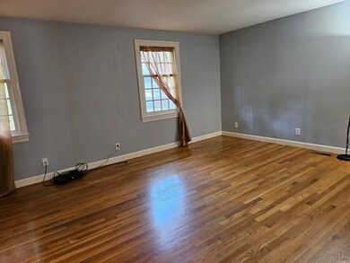 108 Jericho Rd, Weston, MA 02493 - photo 2