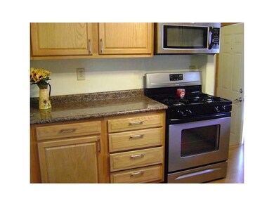 Kitchen. New Stainless Appl