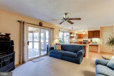 8293 Hammond Branch Way, Laurel, MD 20723 - photo 4