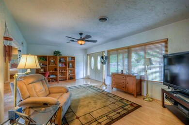 Living Room (2)