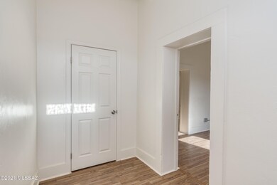 511 S Meyer-5