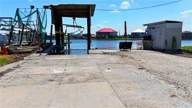 Lot, Slip, Lift, Storage
Apprx 47HFx88Lx101Rt,x48
