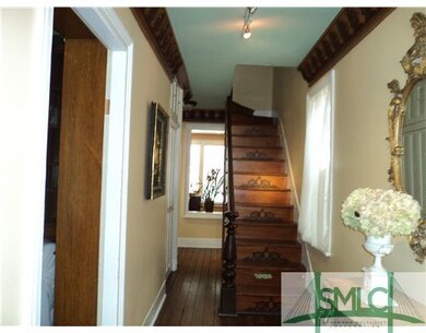 Foyer.