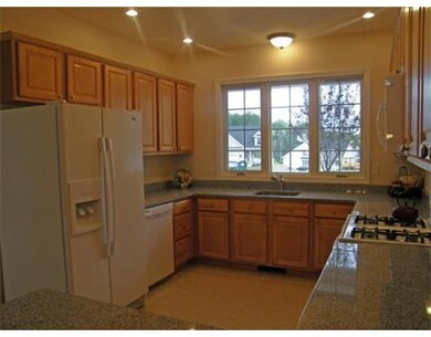 97 Grey Wolf Dr unit 97, Franklin, MA 02038 - photo 2