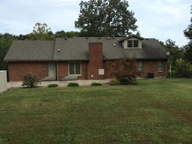 526 E Oak St, Lebanon Junction, KY 40150 - photo 6