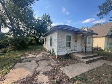 1603 Mansfield St, Winfield, KS 67156 - photo 2