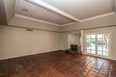 7313 E. Citrus Wy-12