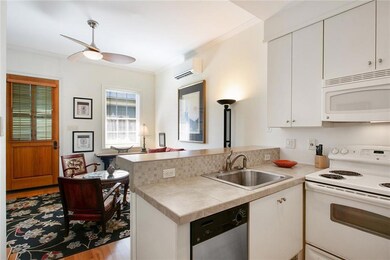 Kitchen/ living