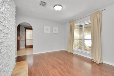 7010 Wagonwheel Ln, Houston, TX 77088 - photo 6