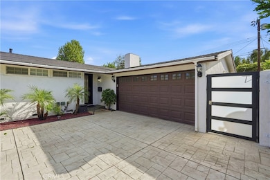 16456 Kingsbury St, Granada Hills, CA 91344 - photo 2