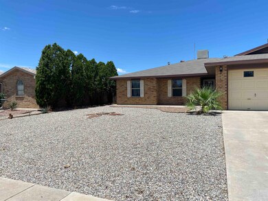 822 Sherwood Dr, Alamogordo, NM 88310 - photo 3