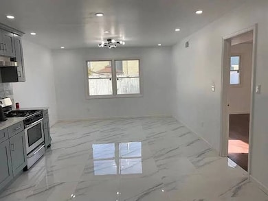 217 Armstrong Ave unit 1F, Staten Island, NY 10308 - photo 4