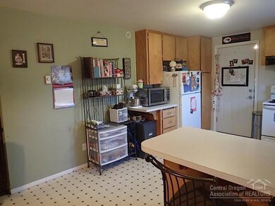 1308 NE Viking Ave, Bend, OR 97701 - photo 3