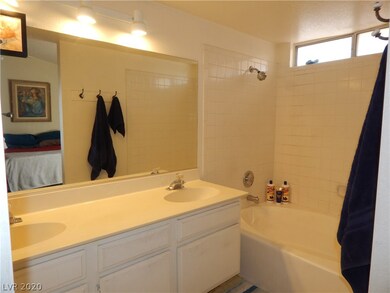 MASTER BATHROOM W/DUAL SINKS