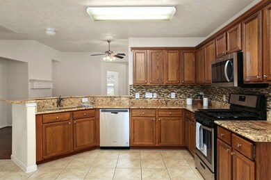 5299 Morgan Oak Dr, Alvin, TX 77511 - photo 3