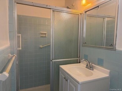 Oakwood unit 4M, Flushing, NY 11375 - photo 7