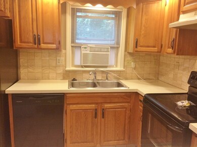 30 Walnut Cir, MerriMacK, NH 03054 - photo 6