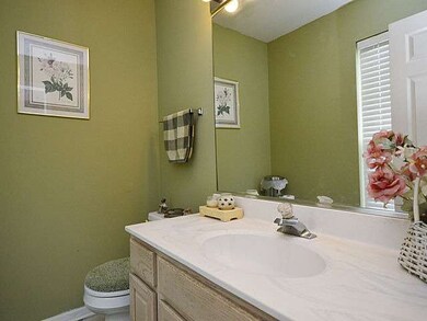 942 Cortney Dr, Carpentersville, IL 60110 - photo 2