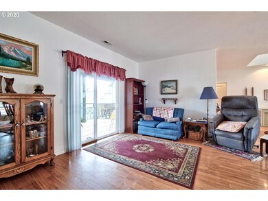 715 SE Justin St, Sheridan, OR 97378 - photo 6