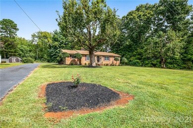 3111 Eastway Dr, Statesville, NC 28625 - photo 5