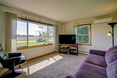 1347 S Fish Hatchery Rd, Oregon, WI 53575 - photo 4