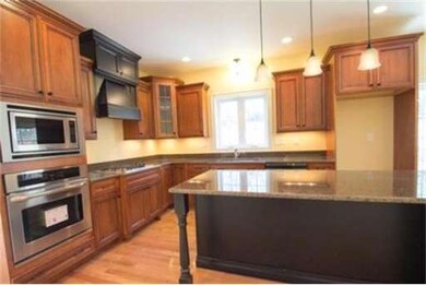 24 Skilton Ln, Burlington, MA 01803 - photo 3