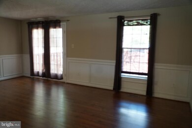 13918 Winding Ridge Ln, Centreville, VA 20121 - photo 5