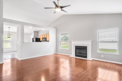 12223 Carriage Stone Dr, Fishers, IN 46037 - photo 5