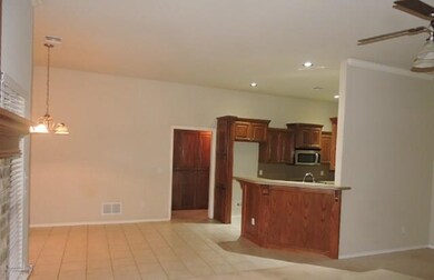 DINING/KITCHEN