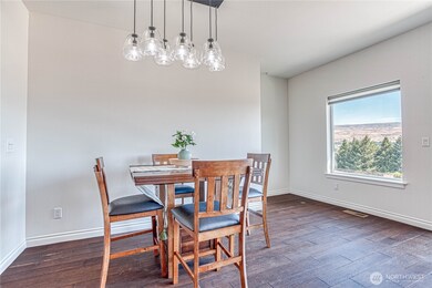 Dining area w/view