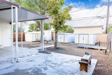 740 W Reeves Ave, Ridgecrest, CA 93555 - photo 5