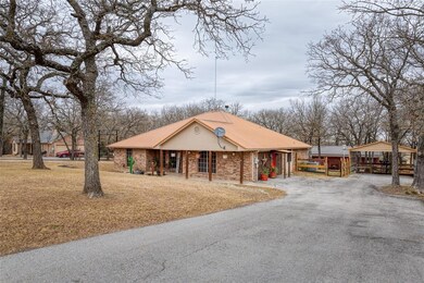 316 W Arbor Ct, Springtown, TX 76082 - photo 3