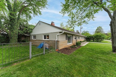 4-web-or-mls-Jeffrey Yates - 2101 Eastcl