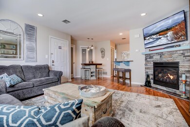 008_Living Room