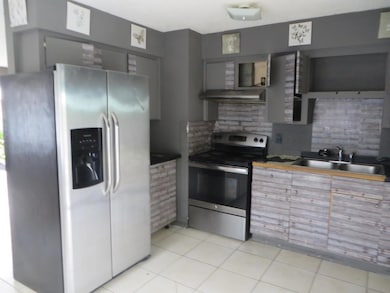 2785 Reo Ln unit 1, Palm Springs, FL 33461 - photo 2